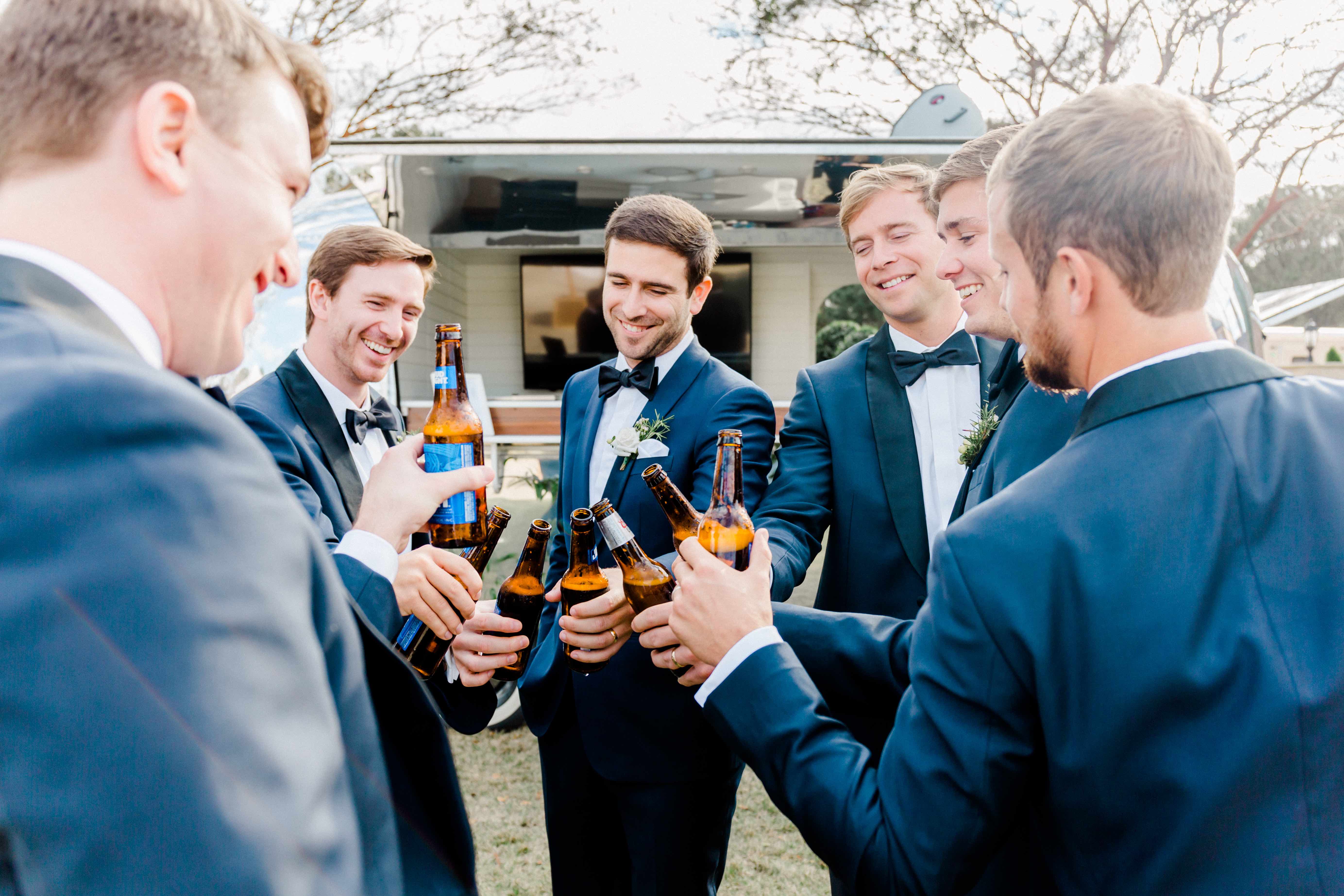 airstream-mobile-bar-wedding-reception